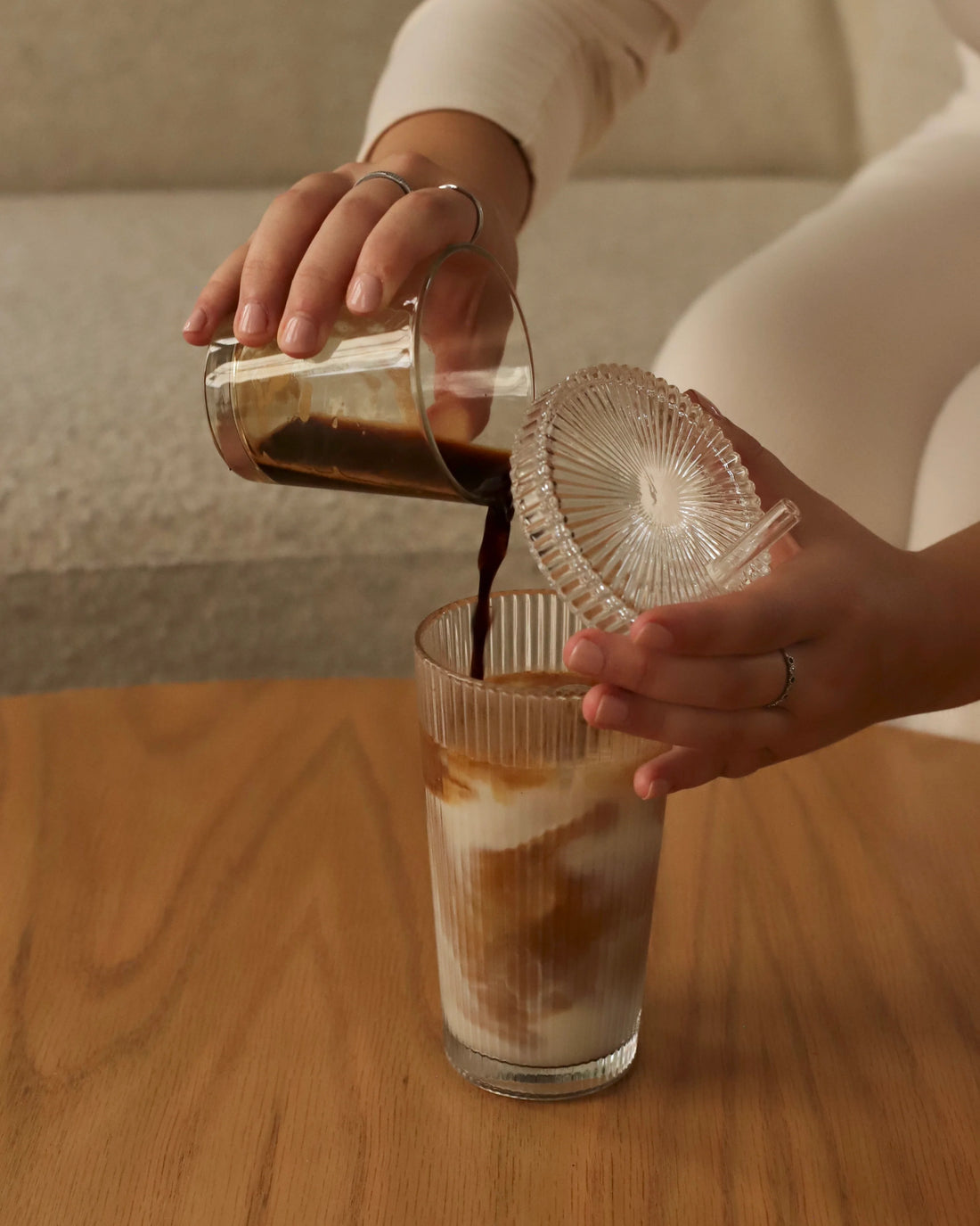 Gobelet côtelé &quot;tumbler&quot; avec paille